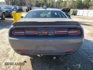 2019 Dodge Challenger SXT z VIN 2C3CDZAG4KH521999, wystawiony jako Copart lot #42093645 z przebiegiem 83 704 mil mil oraz Szkoda całkowita • Salvage title. Historia ofert i sprzedaży dostępna na DreamBid. Obrazek 6.