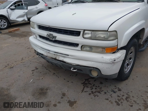 2002 Chevrolet Tahoe Z71 with VIN 1GNEK13Z22R303223, listed as a IAAI auction lot 41527148 with 211,835 mi miles. Bid and sale history available at carsss.com. Image 6.
