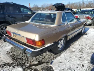 1983 Mercedes-Benz 380 with VIN WDBBA45A0DB026220, listed as a Copart auction lot 87532565 with 153,957 mi miles and Clean Title. Bid and sale history available at carsss.com. Image 3.