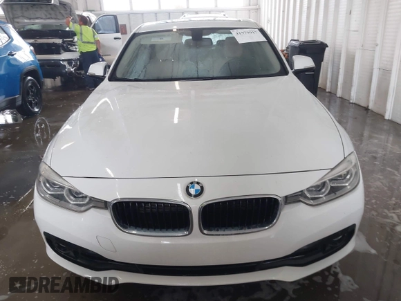 2018 BMW 3 Series 320i with VIN WBA8A9C57JAH13937, listed as a IAAI auction lot 41979917 with 268,115 mi miles. Bid and sale history available at carsss.com. Image 12.