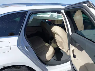 2018 Audi A4 allroad Premium Plus with VIN WA18NAF41JA024706, listed as a IAAI auction lot 41921127 with 76,719 mi miles. Bid and sale history available at carsss.com. Image 8.