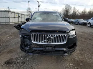 2024 Volvo XC90 Ultimate Bright Theme with VIN YV4062PF5R1185137, listed as a Copart auction lot 45935385 with 15,719 mi miles and Salvage Title. Bid and sale history available at carsss.com. Image 5.
