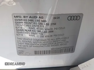 2024 Audi Q5 S line Premium z VIN WA1GAAFY5R2097223, wystawiony jako IAAI lot #41035850 z przebiegiem 1 234 mil mil oraz . Historia ofert i sprzedaży dostępna na DreamBid. Obrazek 9.