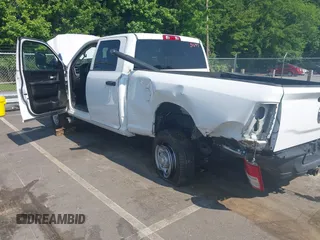 2019 Ram 2500 Tradesman with VIN 3C6UR5CJ6KG556859, listed as a IAAI auction lot 42406339 with 110,789 mi miles and . Bid and sale history available at DreamBid. Image 3.