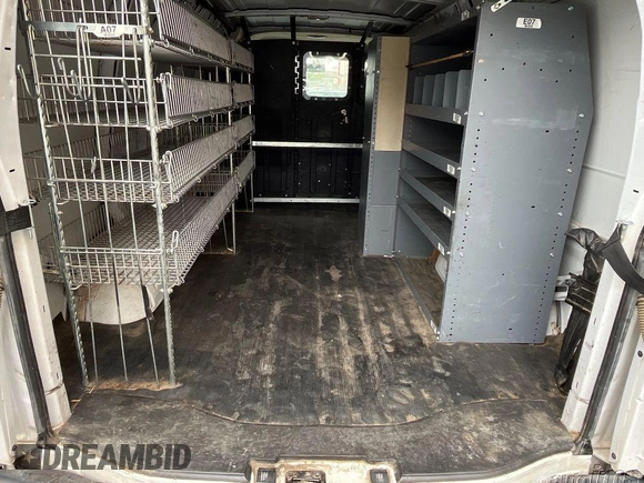 2014 Chevrolet Express Cargo z VIN 1GCSGAFX2E1160851, wystawiony jako IAAI lot #42649641 z przebiegiem 218 374 mil mil oraz . Historia ofert i sprzedaży dostępna na DreamBid. Obrazek 4.