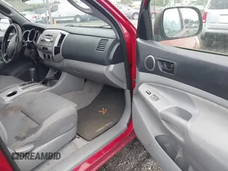 2005 Toyota Tacoma with VIN 5TELU42N95Z053076, listed as a IAAI auction lot 42748710 with 137,665 mi miles and . Bid and sale history available at DreamBid. Image 5.