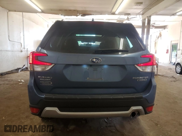2021 Subaru Forester Touring z VIN JF2SKAXC9MH517699, wystawiony jako Copart lot #58962835 z przebiegiem 60 984 mil mil oraz Szkoda całkowita • Salvage title. Historia ofert i sprzedaży dostępna na DreamBid. Obrazek 6.