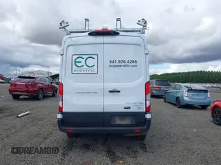 2022 Ford Transit Cargo with VIN 1FTBR1C83NKA78404, listed as a IAAI auction lot 40335158 with 31,273 mi miles and . Bid and sale history available at DreamBid. Image 16.