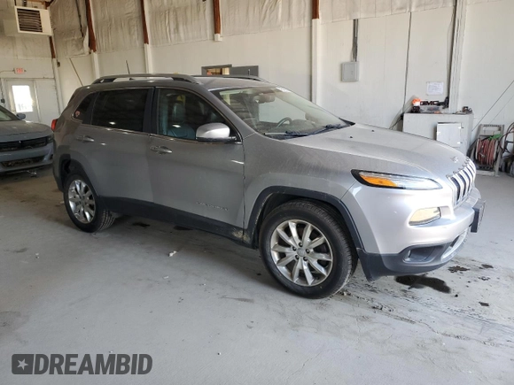 2017 Jeep Cherokee Limited with VIN 1C4PJMDB4HW543326, listed as a Copart auction lot 46492365 with 121,668 mi miles and Salvage title. Bid and sale history available at DreamBid. Image 4.