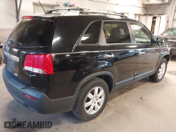 2011 Kia Sorento LX with VIN 5XYKT3A10BG182823, listed as a IAAI auction lot 41871711 with 207,844 mi miles. Bid and sale history available at carsss.com. Image 4.