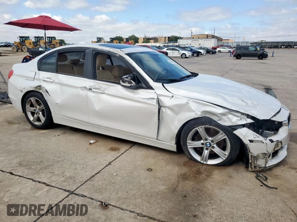2013 BMW 3 Series 328i xDrive z VIN WBA3B3C56DJ811038, wystawiony jako Copart lot #55895825 z przebiegiem 111 090 mil mil oraz Czysty tytuł • Clean title. Historia ofert i sprzedaży dostępna na DreamBid. Obrazek 4.