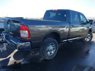 2019 Ram 2500 Big Horn with VIN 3C6UR5DL3KG519364, listed as a IAAI auction lot 41582163 with 21,881 mi miles. Bid and sale history available at carsss.com. Image 4.