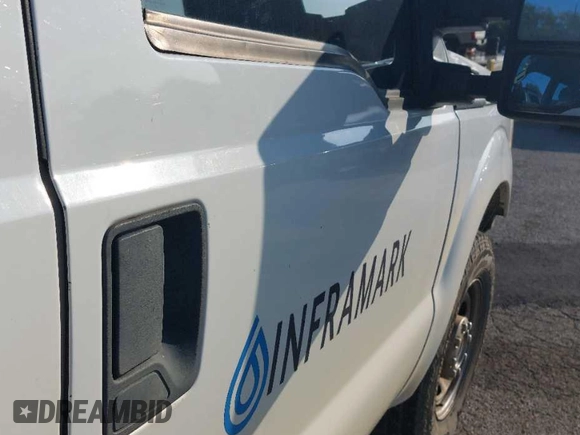 2015 Ford F-250 XL с VIN 1FD7X2A67FEA15739, выставлен на аукционе IAAI как лот 42600504 с пробегом 72 664 миль миль и . История ставок и продаж доступна на DreamBid. Изображение 18.