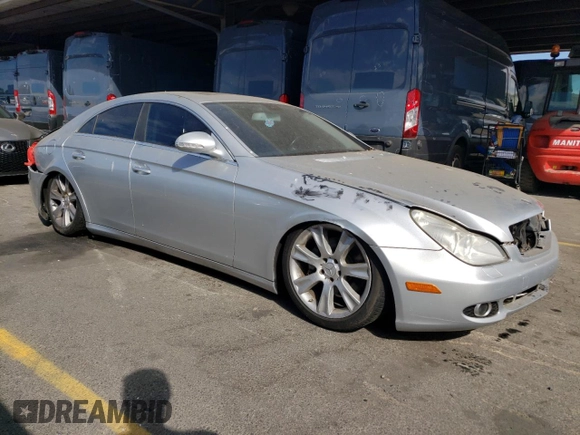 2008 Mercedes-Benz CLS-Class 5.5L with VIN WDDDJ72X88A118200, listed as a Copart auction lot 78005464 with 113,005 mi miles and Salvage Title. Bid and sale history available at carsss.com. Image 4.