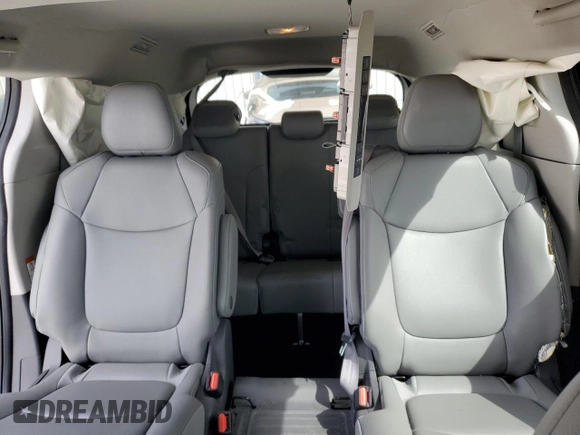 2021 Toyota Sienna XLE with VIN 5TDYRKEC0MS061455, listed as a Copart auction lot 47633565 with 64,782 mi miles and Salvage Title. Bid and sale history available at carsss.com. Image 10.