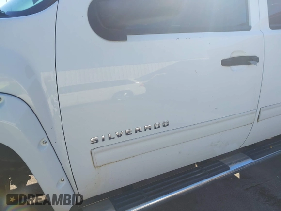 2010 Chevrolet Silverado 1500 with VIN 3GCXKSE27AG175213, listed as a IAAI auction lot 41622417 with 247,053 mi miles and . Bid and sale history available at DreamBid. Image 6.
