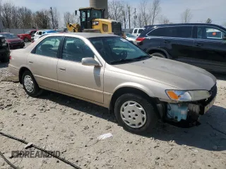 1998 Toyota Camry LE z VIN 4T1BG22K0WU858838, wystawiony jako Copart lot #53525565 z przebiegiem 133 777 mil mil oraz Czysty tytuł • Clean title. Historia ofert i sprzedaży dostępna na DreamBid. Obrazek 4.