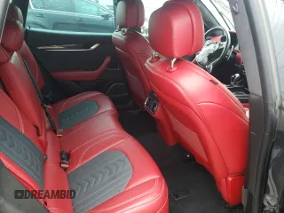 2017 Maserati Levante S z VIN ZN661YUL4HX249445, wystawiony jako Copart lot #61321762 z przebiegiem Nie podano mil oraz . Historia ofert i sprzedaży dostępna na DreamBid. Obrazek 6.