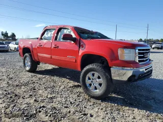 2013 GMC Sierra 1500 SLT with VIN 3GTP2WE70DG321085, listed as a Copart auction lot 47799645 with 203,829 mi miles and Salvage Title. Bid and sale history available at carsss.com. Image 4.