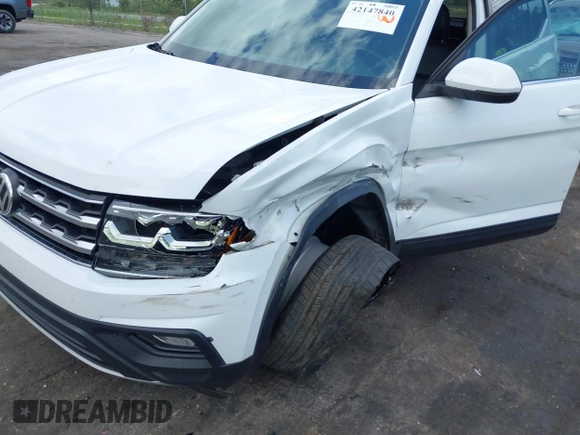 2019 Volkswagen Atlas SE with VIN 1V2WR2CA4KC509962, listed as a IAAI auction lot 42147840 with 67,557 mi miles and . Bid and sale history available at DreamBid. Image 6.