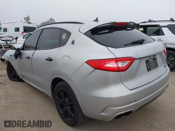 2017 Maserati Levante with VIN ZN661XUSXHX216080, listed as a IAAI auction lot 42024196 with 98,842 mi miles. Bid and sale history available at carsss.com. Image 3.