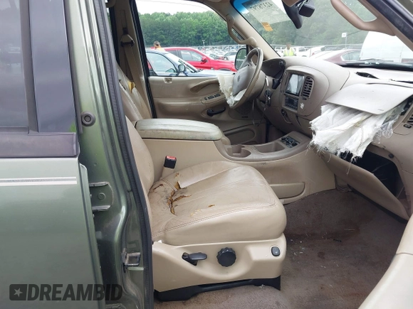 2001 Ford Expedition Eddie Bauer with VIN 1FMRU17LX1LB27819, listed as a IAAI auction lot 42378797 with 283,609 mi miles and . Bid and sale history available at DreamBid. Image 5.