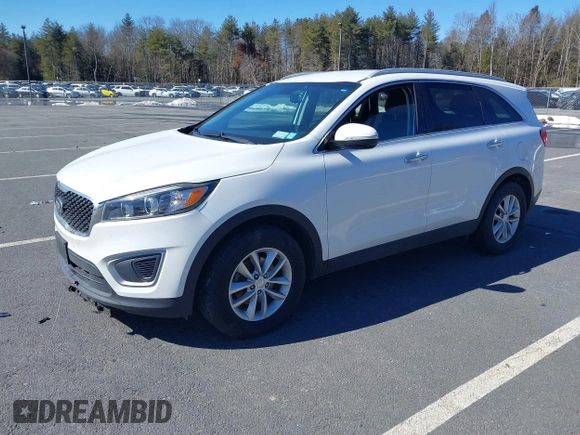 2018 Kia Sorento LX with VIN 5XYPG4A37JG351171, listed as a IAAI auction lot 41748189 with 85,000 mi miles. Bid and sale history available at carsss.com. Image 2.