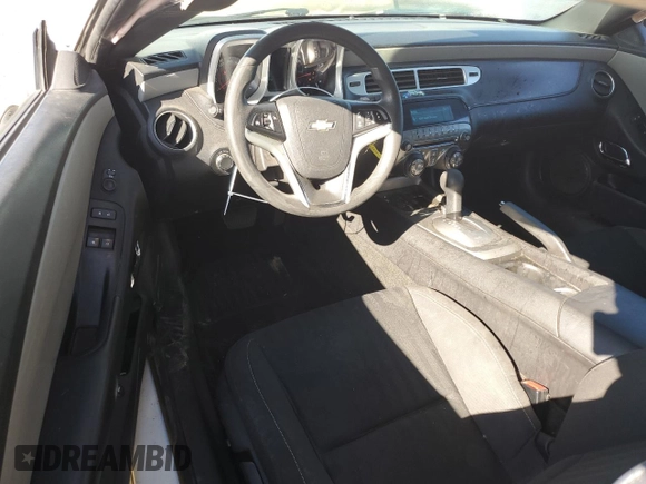 2013 Chevrolet Camaro LS z VIN 2G1FA1E39D9137510, wystawiony jako Copart lot #56770245 z przebiegiem 139 309 mil mil oraz Szkoda całkowita • Salvage title. Historia ofert i sprzedaży dostępna na DreamBid. Obrazek 8.