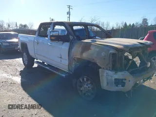2015 GMC Sierra 2500HD available WiFi Denali with VIN 1GT120E8XFF600771, listed as a IAAI auction lot 41186890 with 1 mi miles. Bid and sale history available at carsss.com. Image 1.