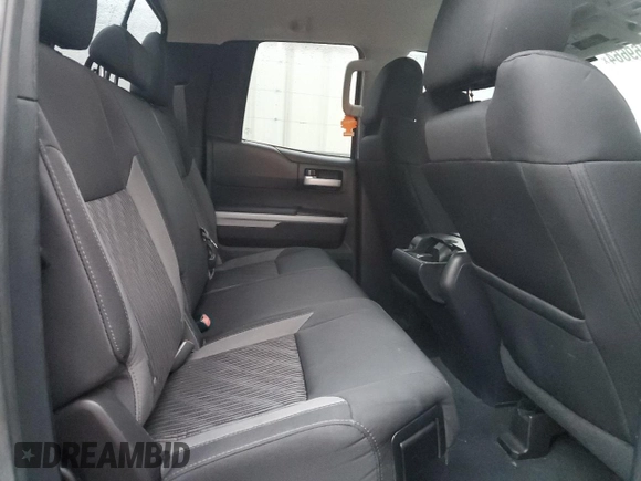 2017 Toyota Tundra SR5 z VIN 5TFRW5F19HX216001, wystawiony jako Copart lot #83469664 z przebiegiem 88 905 mil mil oraz Szkoda całkowita • Salvage title. Historia ofert i sprzedaży dostępna na DreamBid. Obrazek 10.