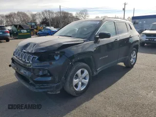 2022 Jeep Compass Altitude with VIN 3C4NJDBB8NT113195, listed as a Copart auction lot 48806985 with 23,038 mi miles and Salvage Title. Bid and sale history available at carsss.com. Image 1.
