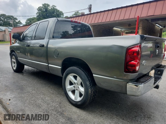 2008 Dodge 1500 SLT z VIN 1D7HA18288S599800, wystawiony jako Copart lot #61833145 z przebiegiem 153 953 mil mil oraz Czysty tytuł • Clean title. Historia ofert i sprzedaży dostępna na DreamBid. Obrazek 3.