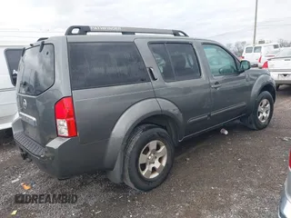 2005 Nissan Pathfinder SE with VIN 5N1AR18U55C760465, listed as a IAAI auction lot 41827578 with 236,946 mi miles. Bid and sale history available at carsss.com. Image 4.