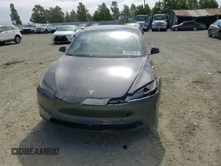 2025 Tesla Model 3 Long Range z VIN 5YJ3E1EA2SF988697, wystawiony jako Copart lot #56584815 z przebiegiem 4 664 mil mil oraz Szkoda całkowita • Salvage title. Historia ofert i sprzedaży dostępna na DreamBid. Obrazek 13.