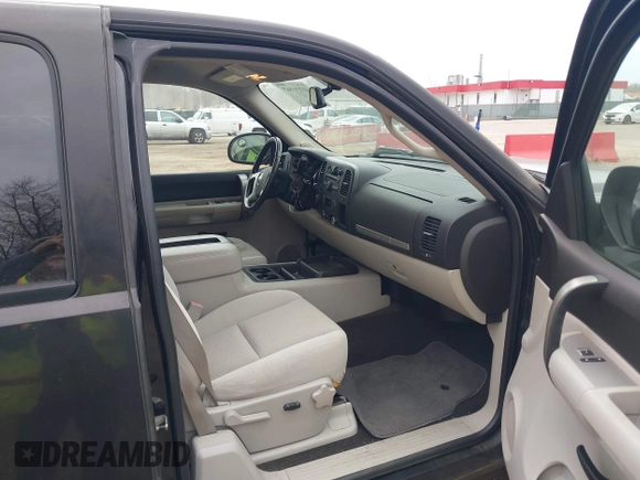 2007 Chevrolet Silverado 1500 1LT with VIN 2GCEK19J271577984, listed as a IAAI auction lot 41736967 with 224,716 mi miles and . Bid and sale history available at DreamBid. Image 5.