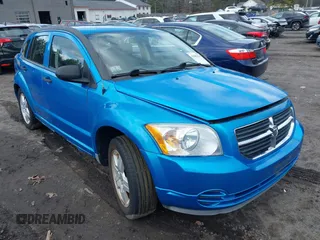 2008 Dodge Caliber SXT z VIN 1B3HB48BX8D774210, wystawiony jako IAAI lot #41882644 z przebiegiem 96 941 mil mil oraz . Historia ofert i sprzedaży dostępna na DreamBid. Obrazek 1.