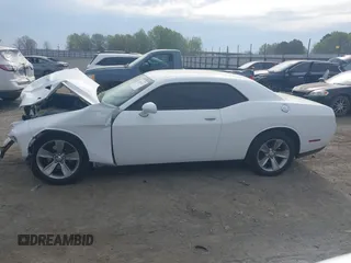 2017 Dodge Challenger SXT Plus z VIN 2C3CDZAG5HH658149, wystawiony jako IAAI lot #41876762 z przebiegiem 128 126 mil mil oraz . Historia ofert i sprzedaży dostępna na DreamBid. Obrazek 14.