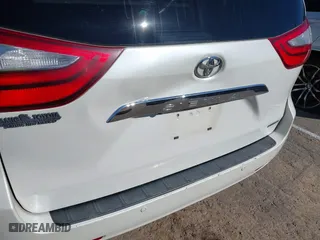 2016 Toyota Sienna XLE with VIN 5TDYK3DC1GS728176, listed as a IAAI auction lot 40878539 with 360,030 mi miles. Bid and sale history available at carsss.com. Image 17.