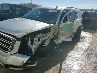 2018 GMC Yukon SLT with VIN 1GKS1BKC5JR385212, listed as a Copart auction lot 84264444 with 0 mi miles and Salvage Title. Bid and sale history available at carsss.com. Image 11.