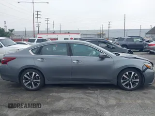 2017 Nissan Altima SL z VIN 1N4AL3AP2HC498095, wystawiony jako IAAI lot #42453384 z przebiegiem 138 736 mil mil oraz . Historia ofert i sprzedaży dostępna na DreamBid. Obrazek 13.