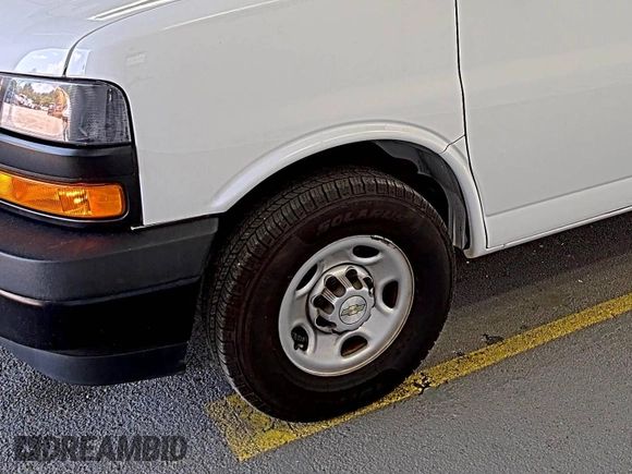 2020 Chevrolet Express Cargo z VIN 1GCWGAFG9L1253235, wystawiony jako IAAI lot #42580142 z przebiegiem 77 857 mil mil oraz . Historia ofert i sprzedaży dostępna na DreamBid. Obrazek 10.