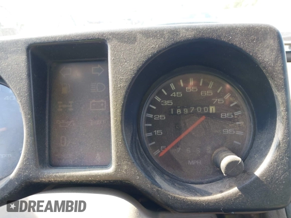 1990 Isuzu Trooper z VIN JACCH58EXL7903060, wystawiony jako IAAI lot #42516100 z przebiegiem 189 700 mil mil oraz . Historia ofert i sprzedaży dostępna na DreamBid. Obrazek 7.
