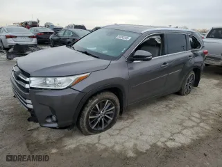 2017 Toyota Highlander XLE with VIN 5TDJZRFH0HS442622, listed as a Copart auction lot 89282295 with 253,671 mi miles and Salvage Title. Bid and sale history available at carsss.com. Image 1.
