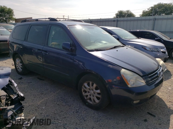 2008 Kia Sedona LX with VIN KNDMB233986199572, listed as a Copart auction lot 66668704 with 171,588 mi miles and Salvage Title. Bid and sale history available at carsss.com. Image 4.