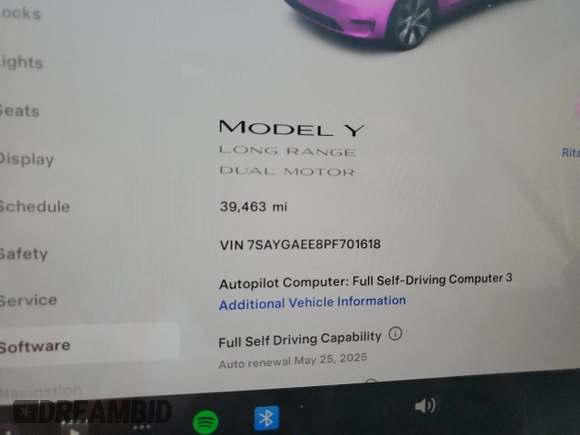 2023 Tesla Model Y Long Range z VIN 7SAYGAEE8PF701618, wystawiony jako Copart lot #57573875 z przebiegiem 39 463 mil mil oraz Szkoda całkowita • Salvage title. Historia ofert i sprzedaży dostępna na DreamBid. Obrazek 9.