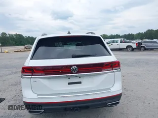 2024 Volkswagen Atlas SE with VIN 1V2JR2CA3RC614867, listed as a IAAI auction lot 42213818 with 6,832 mi miles and . Bid and sale history available at DreamBid. Image 16.