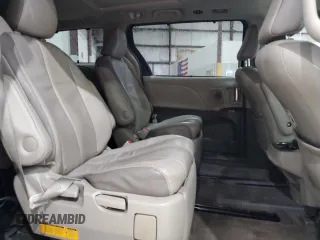 2014 Toyota Sienna Limited z VIN 5TDDK3DC1ES086604, wystawiony jako Copart lot #57044175 z przebiegiem 152 326 mil mil oraz Nie do naprawy • Non repairable. Historia ofert i sprzedaży dostępna na DreamBid. Obrazek 11.
