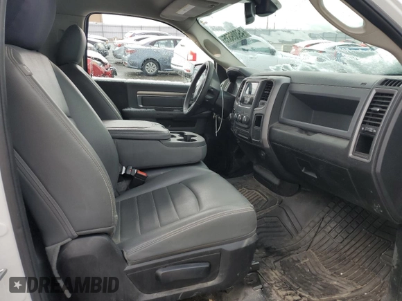 2020 Ram 1500 Tradesman z VIN 3C6JR7DT1LG260552, wystawiony jako Copart lot #49009535 z przebiegiem 107 514 mil mil oraz Szkoda całkowita • Salvage title. Historia ofert i sprzedaży dostępna na DreamBid. Obrazek 10.