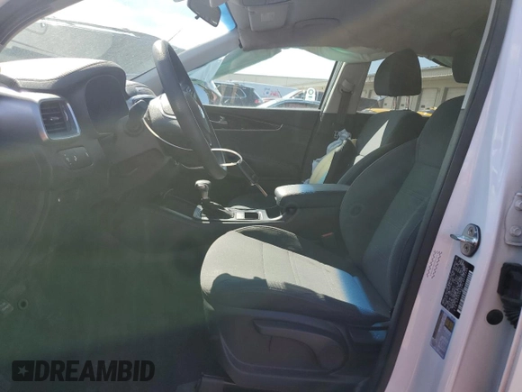 2020 Kia Sorento LX with VIN 5XYPGDA38LG655404, listed as a Copart auction lot 46668395 with 17,004 mi miles and Salvage Title. Bid and sale history available at carsss.com. Image 7.