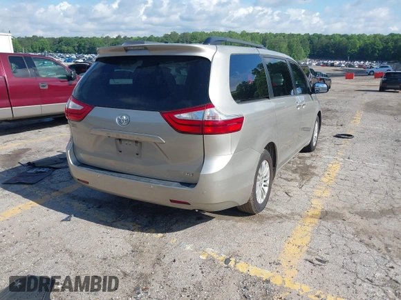2017 Toyota Sienna XLE Auto Access Seat z VIN 5TDYZ3DC4HS837017, wystawiony jako IAAI lot #42237044 z przebiegiem 91 041 mil mil oraz . Historia ofert i sprzedaży dostępna na DreamBid. Obrazek 4.